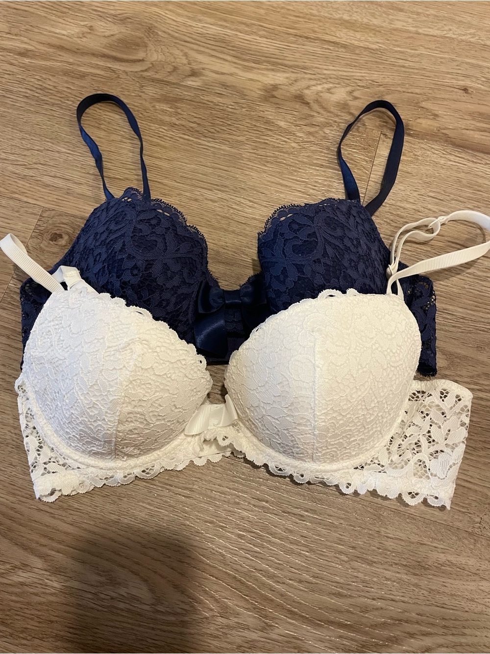 Etam Lace Push-Up Bra Set in White and Navy 36B